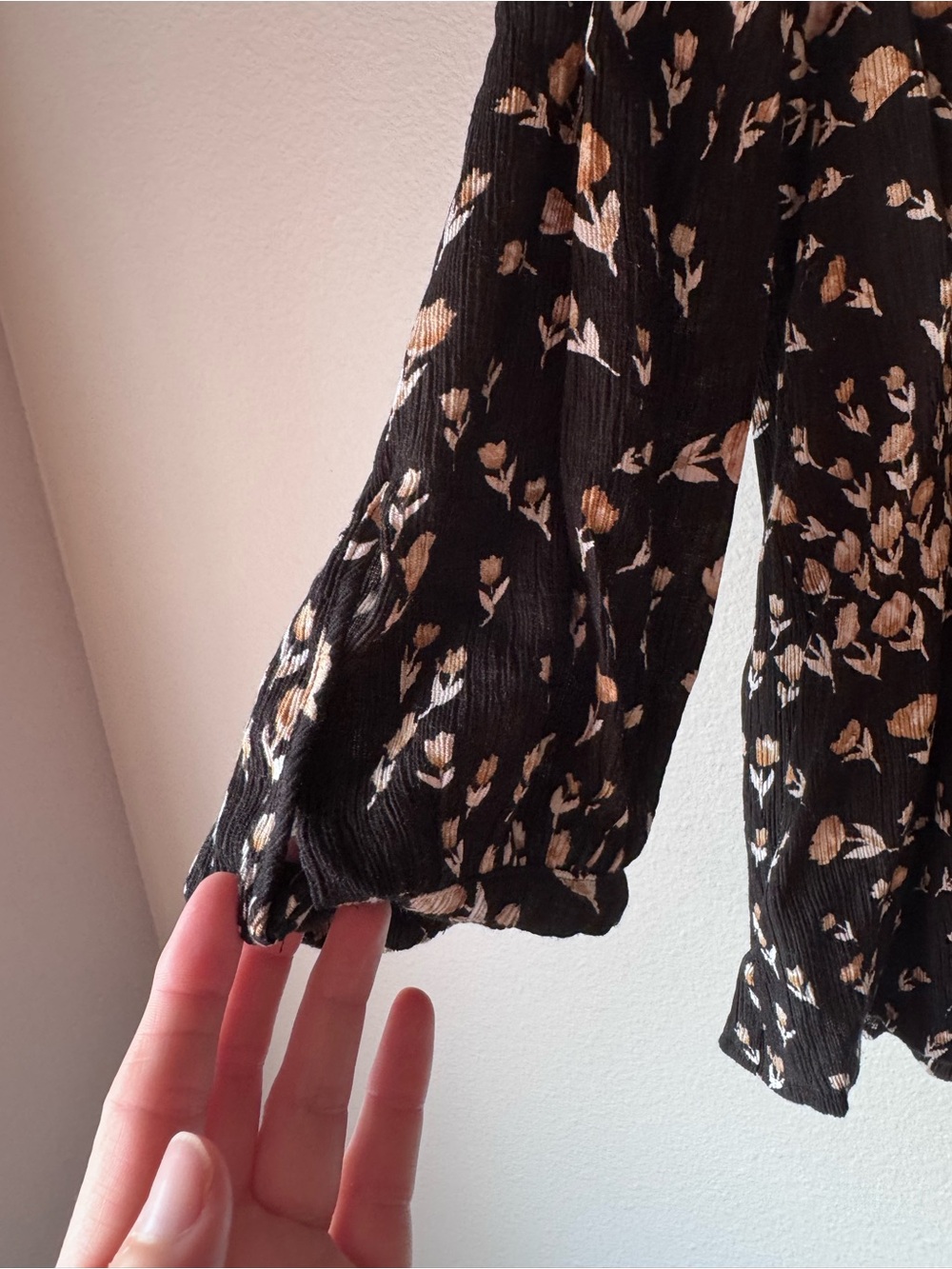White House Black Market Black Floral Peasant Blouse - Picture 4 of 7